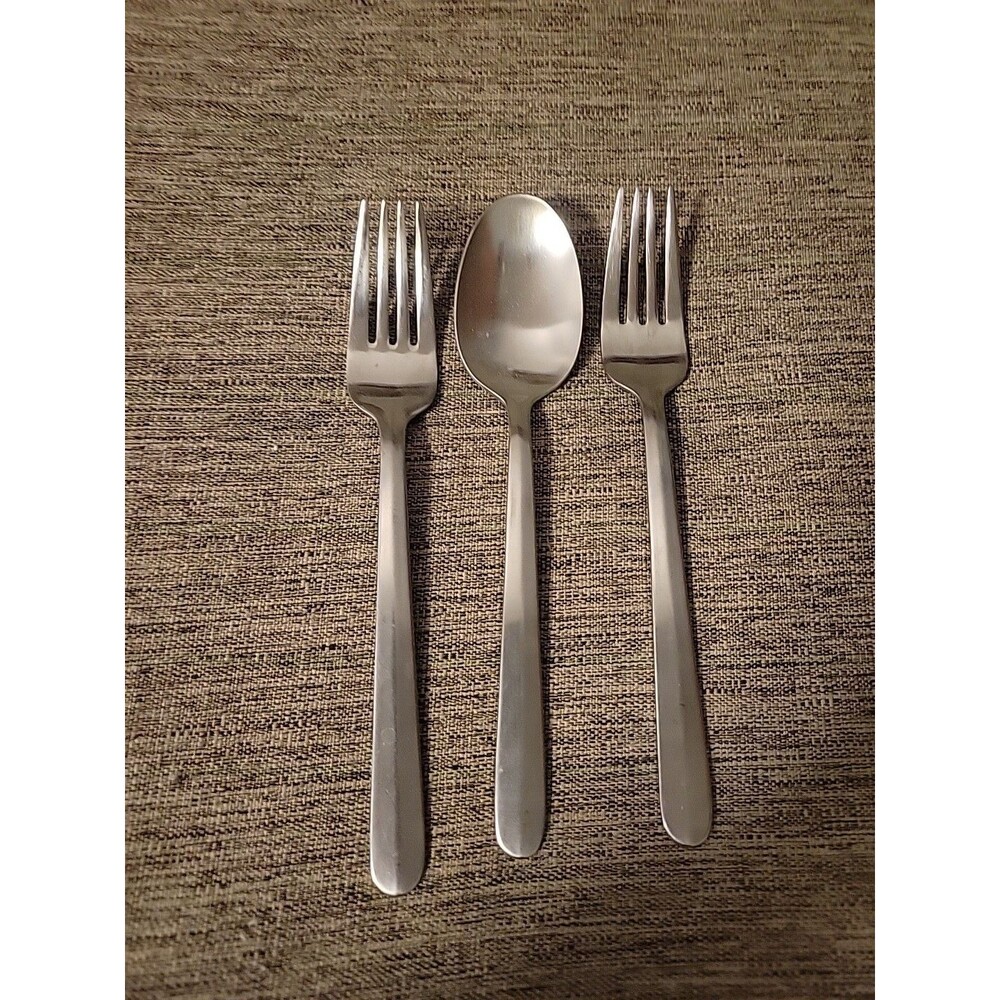 3 - Oneida Baguette Flatware 2 Dinner Forks 1 Tablespoon 18/10 Vietnam